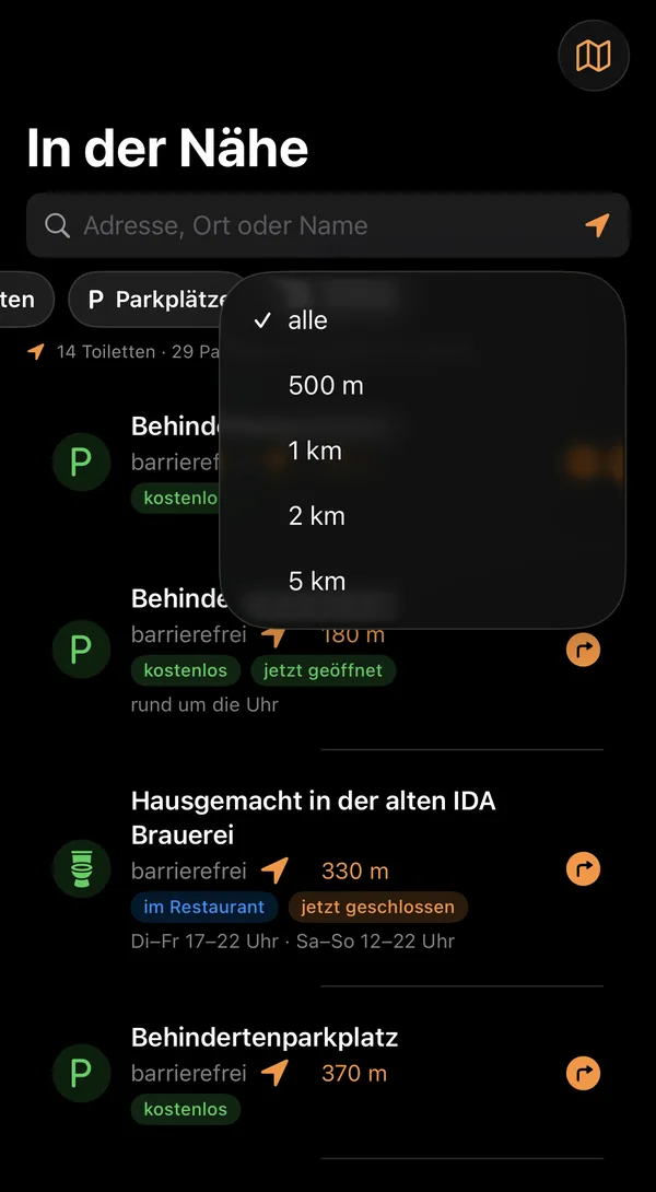 App-Ansicht In der Nähe: Parkplätze, Toiletten und E-Ladestationen in Pinneberg mit Umkreisauswahl